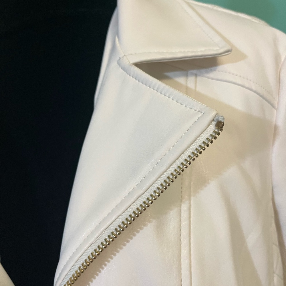 Guess Women's Cream Faux Leather Jacket Sz Large - Picture 3 of 10